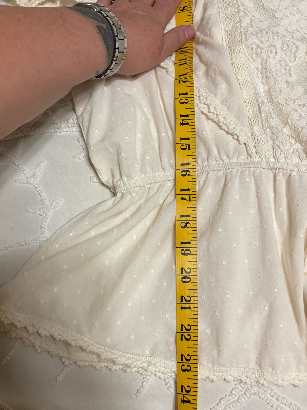 Cato Cream Lace Peasant Top with Flutter Cape Sleeve - XL - Picture 7 of 7